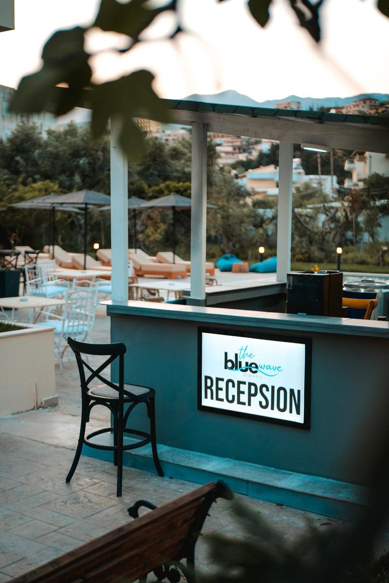 The Blue Wave Hotel ฮีมาเรอ ภายนอก รูปภาพ