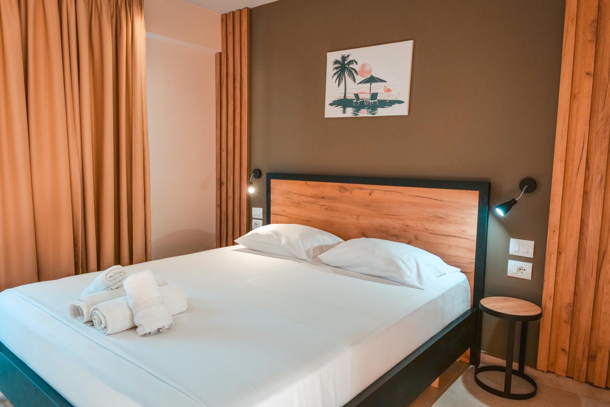 The Blue Wave Hotel ฮีมาเรอ ภายนอก รูปภาพ